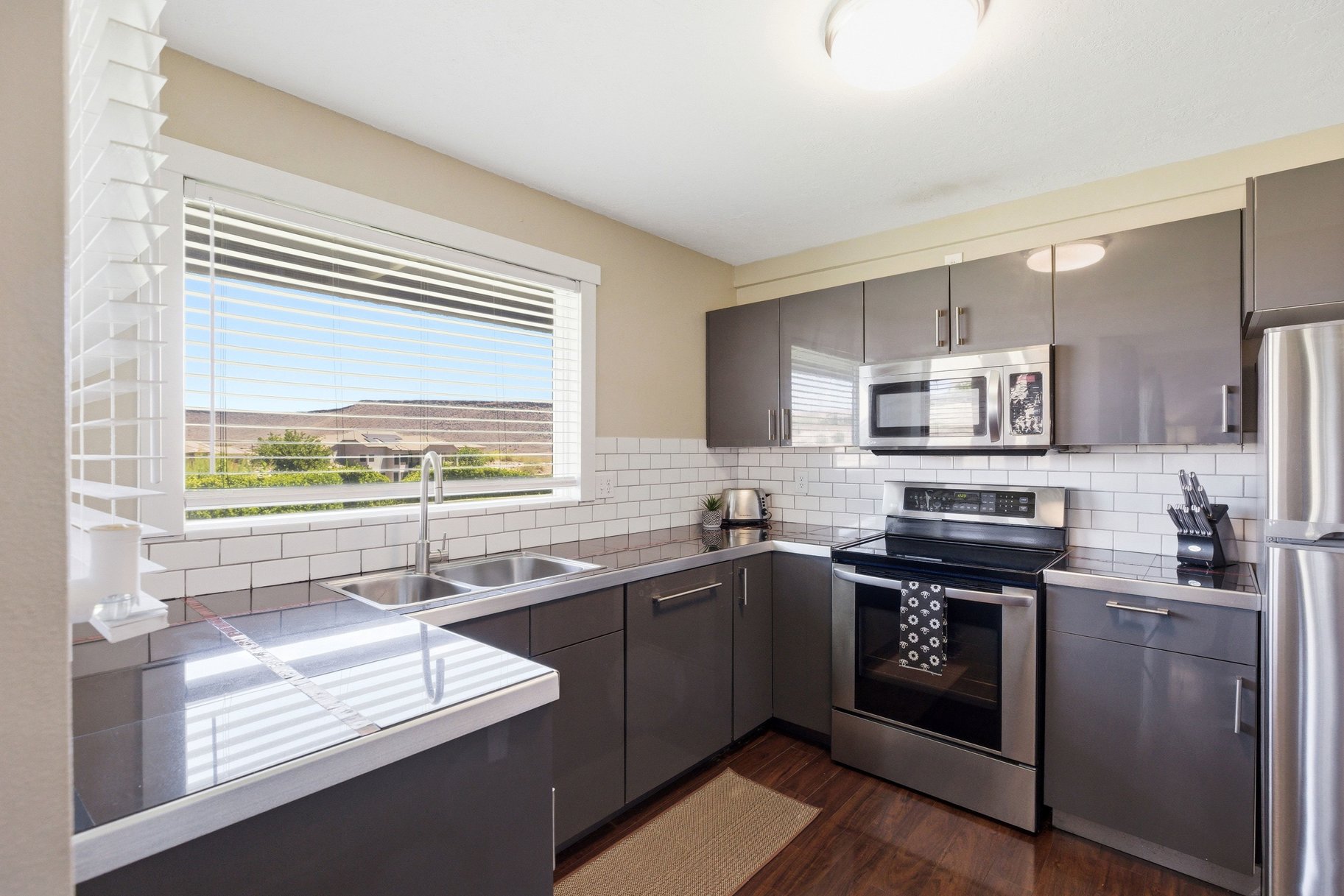  Amazing STR Investment Opportunity With Stunning City and Mountain Views - 物件實景
