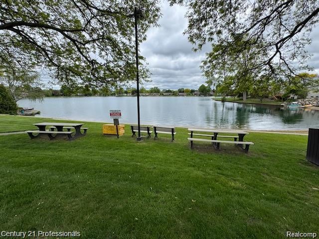 Troy, Michigan, 48085, United States, 4 Bedrooms Bedrooms, ,3 BathroomsBathrooms,Residential,For Sale,2009052