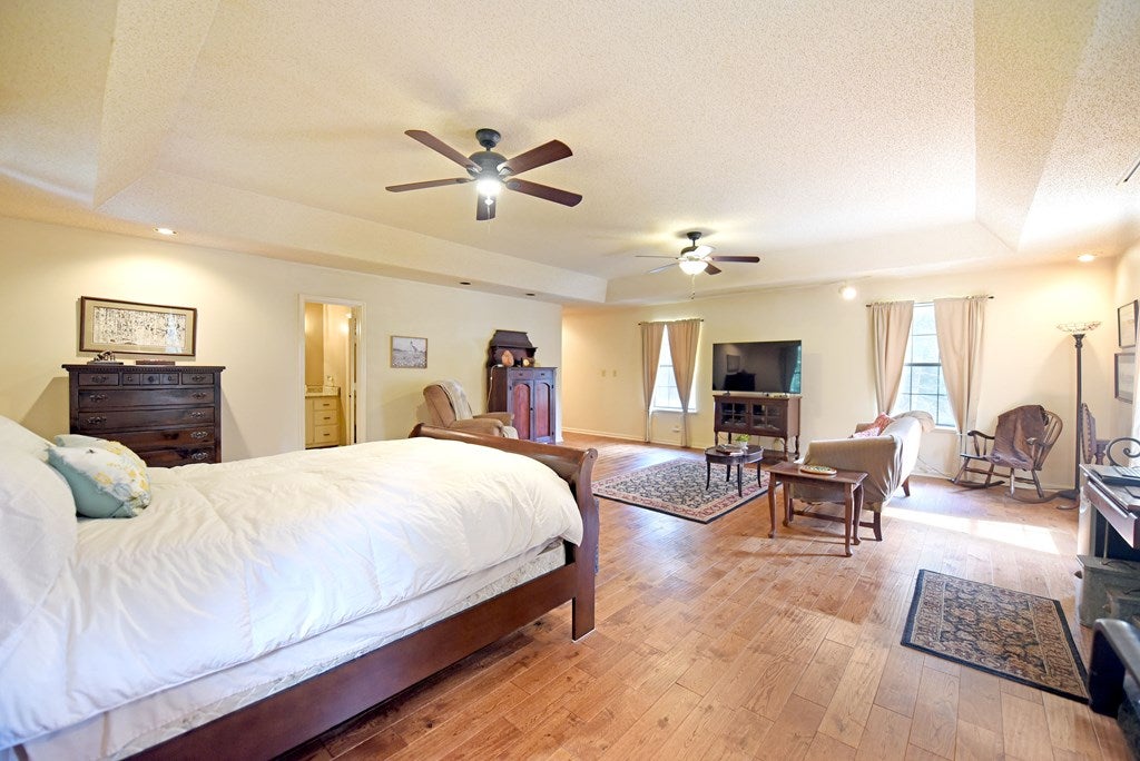 Ellijay, Georgia, 30536, United States, 4 Bedrooms Bedrooms, ,3 BathroomsBathrooms,Residential,For Sale,1940340