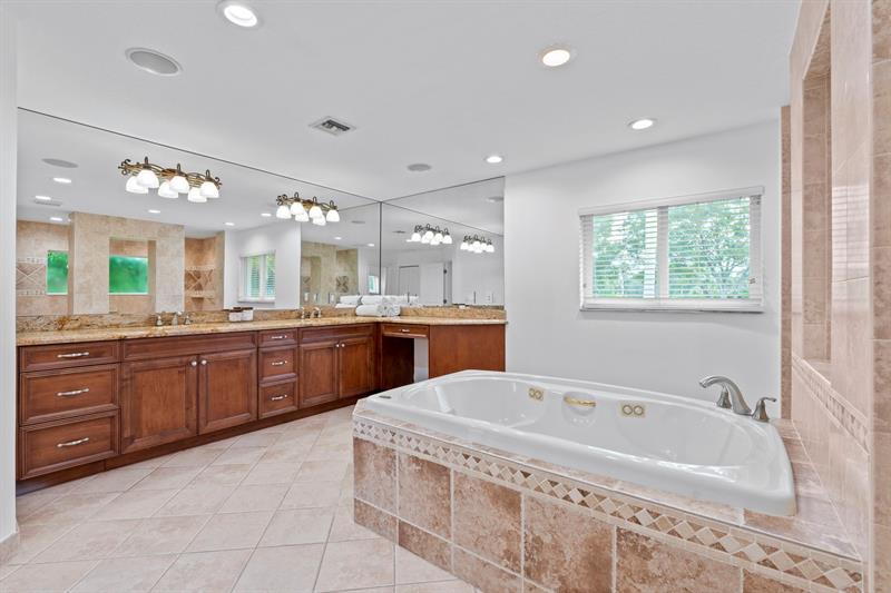 Parkland, Florida, 33067, United States, 5 Bedrooms Bedrooms, ,4 BathroomsBathrooms,Residential,For Sale,1990344