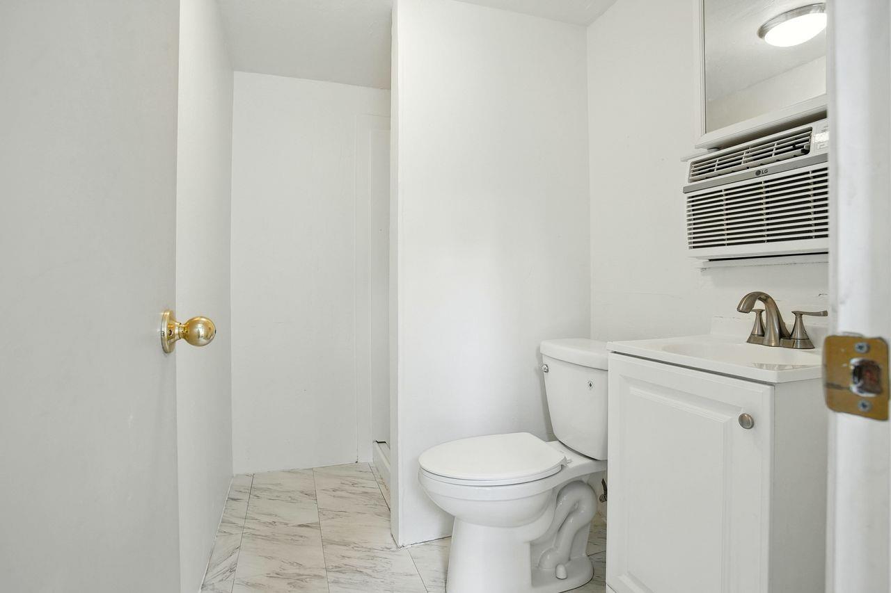 Sacramento, California, 95864, United States, 4 Bedrooms Bedrooms, ,3 BathroomsBathrooms,Residential,For Sale,1933498