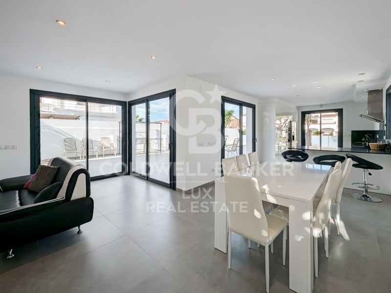 Girona, Empuriabrava, Francol? - Freser - Noguera, Empuriabrava, Catalonia, ES, 5 Bedrooms Bedrooms, ,5 BathroomsBathrooms,Residential,For Sale,Girona, Empuriabrava, Francol? - Freser - Noguera,1448646