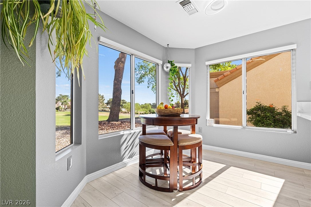 Las Vegas, Nevada, 89134, United States, 2 Bedrooms Bedrooms, ,2 BathroomsBathrooms,Residential,For Sale,2031210