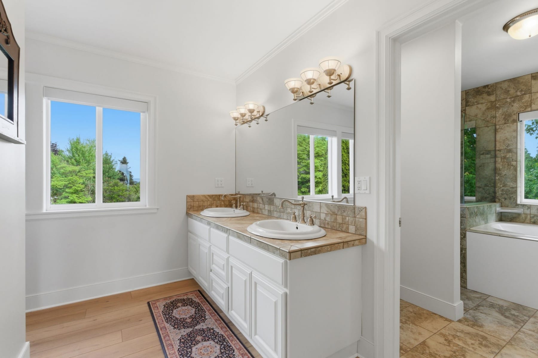  12048 SW CAFFALL LN Tigard, OR 97224 - 物件實景