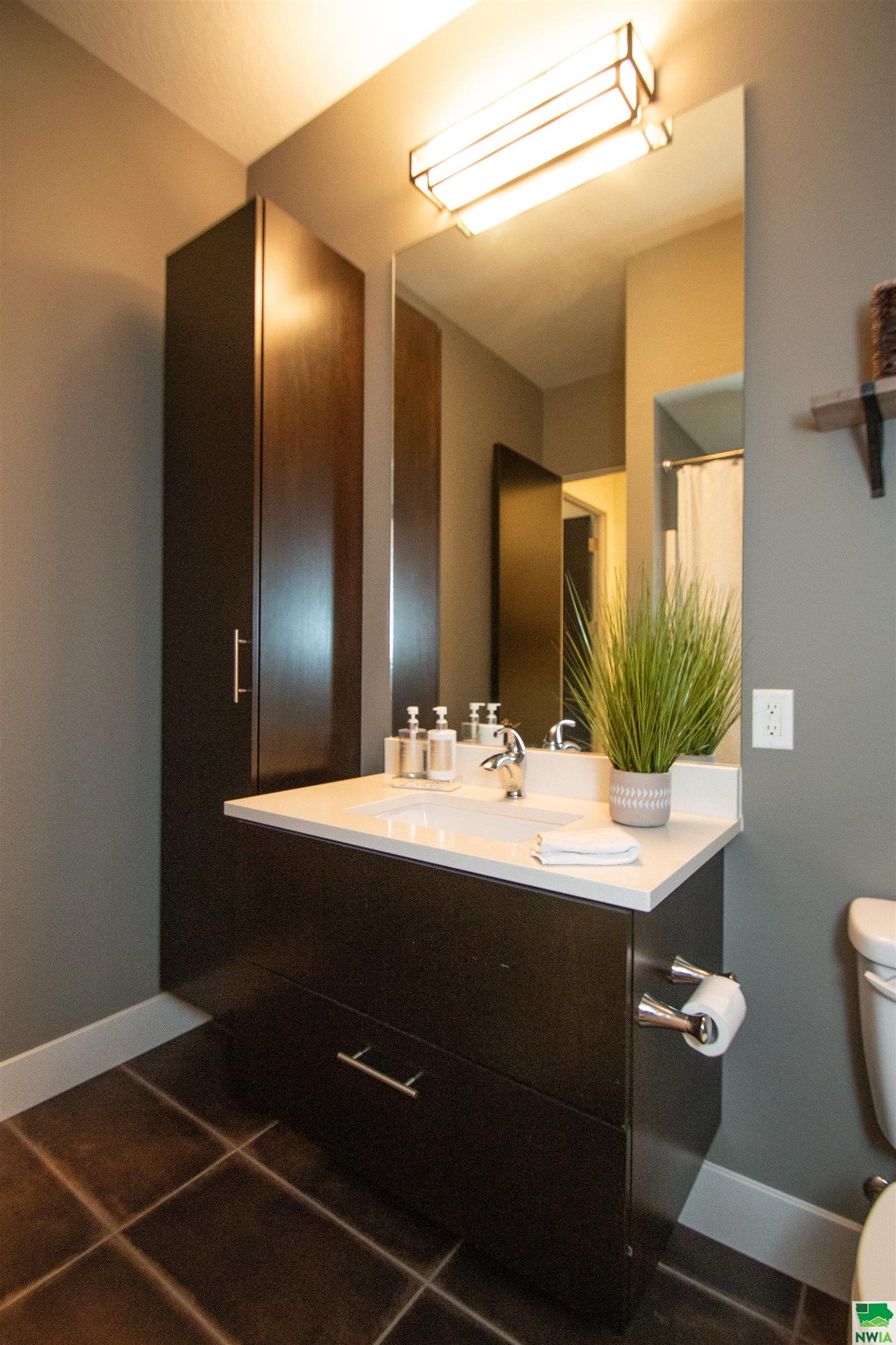 Dakota Dunes, South Dakota, 57049, United States, 3 Bedrooms Bedrooms, ,3 BathroomsBathrooms,Residential,For Sale,1984312