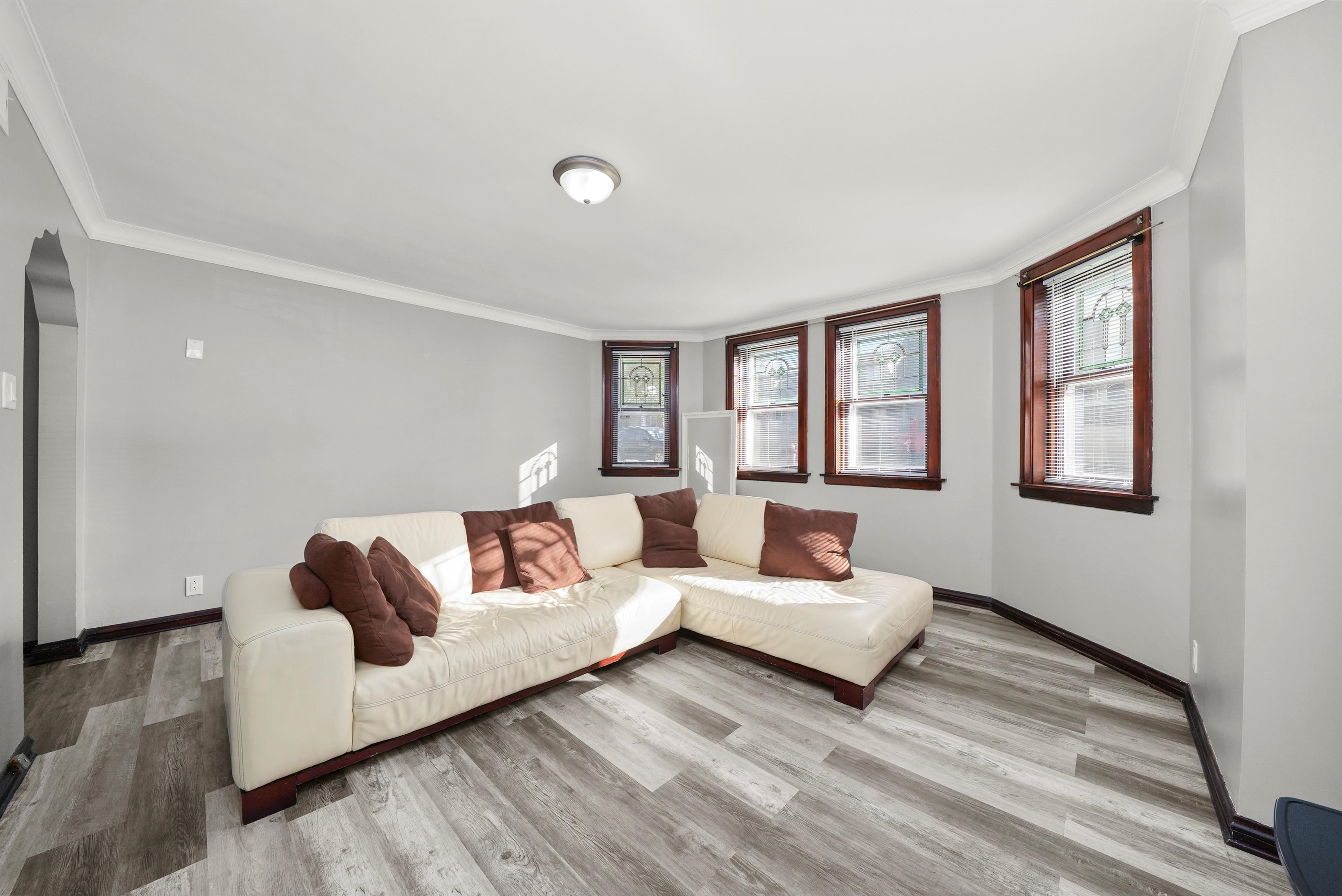 Chicago, Illinois, 60639, United States, 8 Bedrooms Bedrooms, ,3 BathroomsBathrooms,Residential,For Sale,1986101