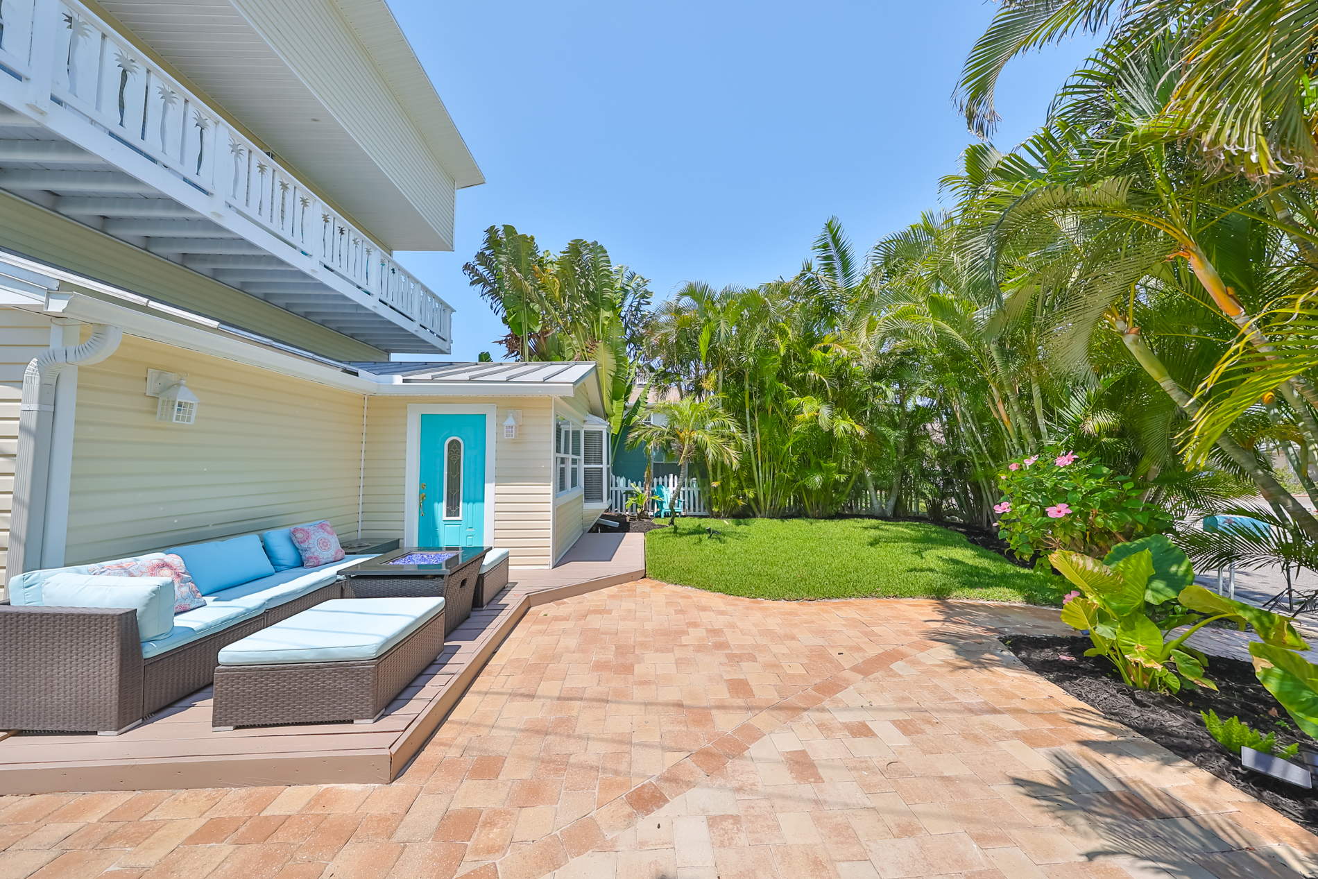 Madeira Beach, Florida, 33708, United States, 2 Bedrooms Bedrooms, ,2 BathroomsBathrooms,Residential,For Sale,1977709