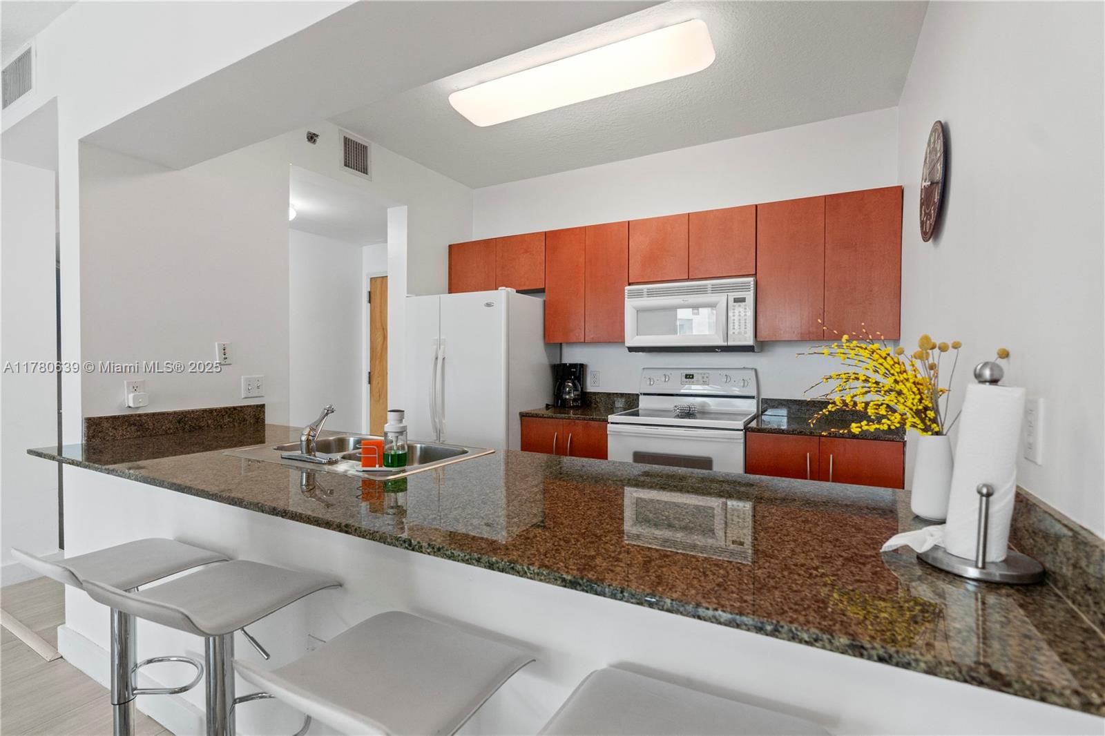 Miami, Florida, 33131, United States, 1 Bedroom Bedrooms, ,1 BathroomBathrooms,Residential,For Sale,1768107