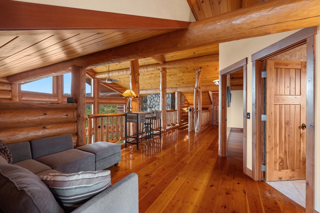 Bonners Ferry, Idaho, 83805, United States, 3 Bedrooms Bedrooms, ,4 BathroomsBathrooms,Residential,For Sale,1984473