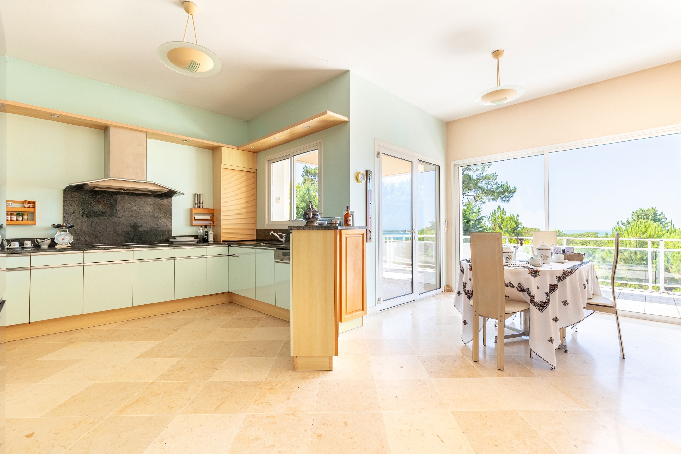  PYLA-SUR-MER – VILLA WITH PANORAMIC VIEWS OVER THE BASSIN D
