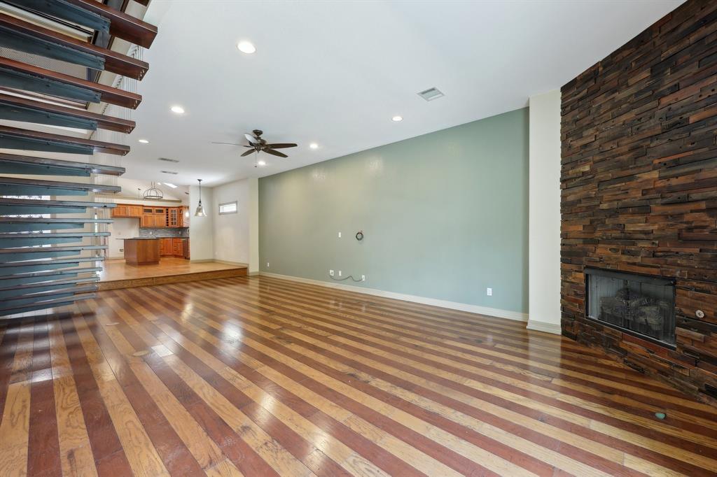 Fort Worth, Texas, 76107, United States, 5 Bedrooms Bedrooms, ,3 BathroomsBathrooms,Residential,For Sale,1915369