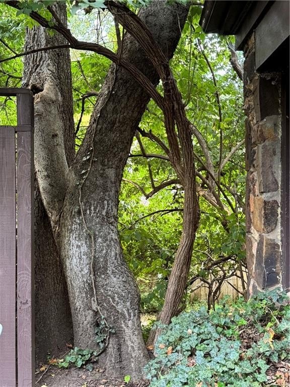 Fayetteville, Arkansas, 72701, United States, 2 Bedrooms Bedrooms, ,2 BathroomsBathrooms,Residential,For Sale,1980541