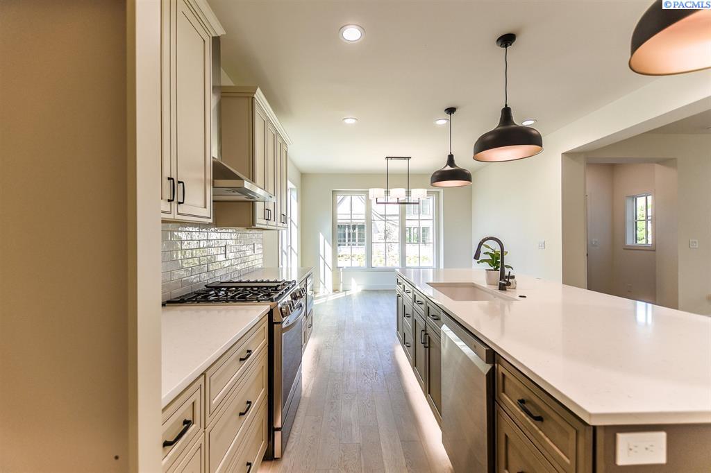 Pullman, Washington, 99163, United States, 4 Bedrooms Bedrooms, ,3 BathroomsBathrooms,Residential,For Sale,1794124