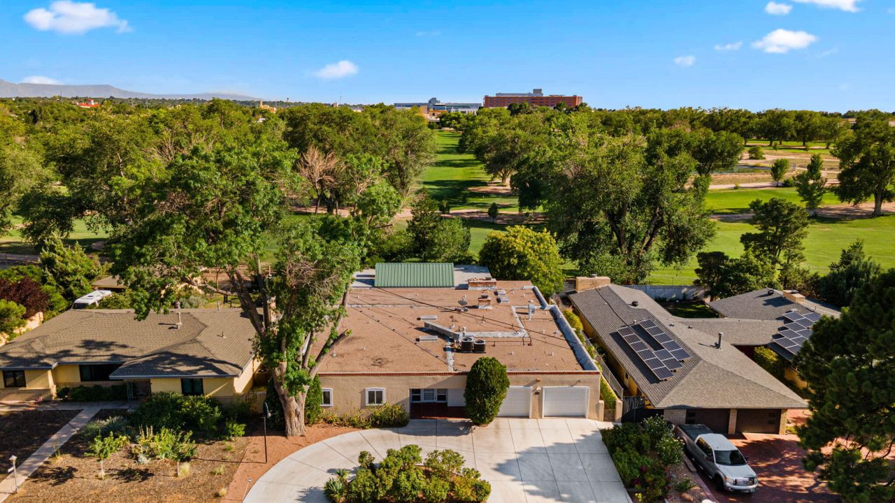 Albuquerque, New Mexico, 87106, United States, 4 Bedrooms Bedrooms, ,5 BathroomsBathrooms,Residential,For Sale,1896146