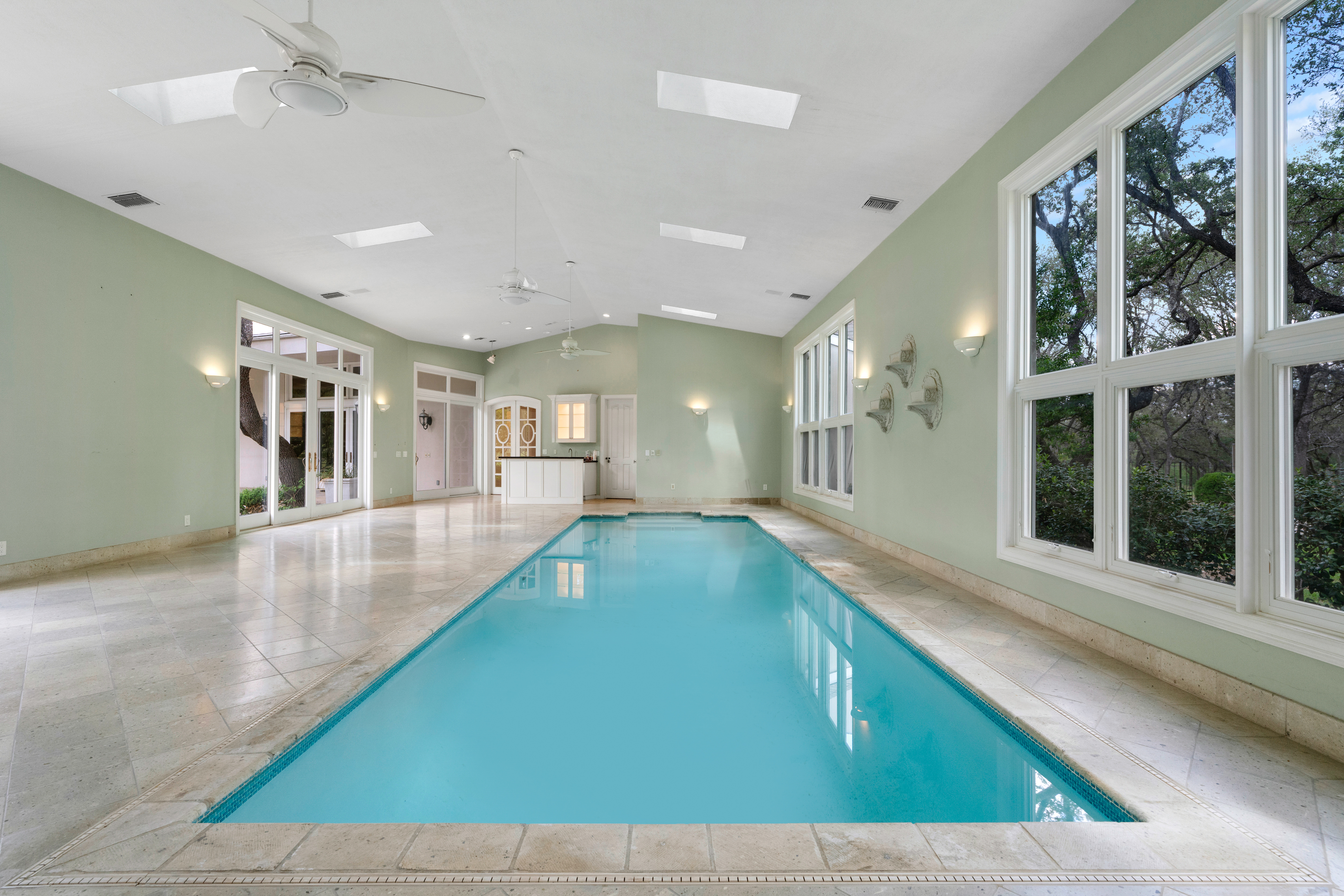  Timeless Estate in the Heart of Hill Country Village - 物件實景