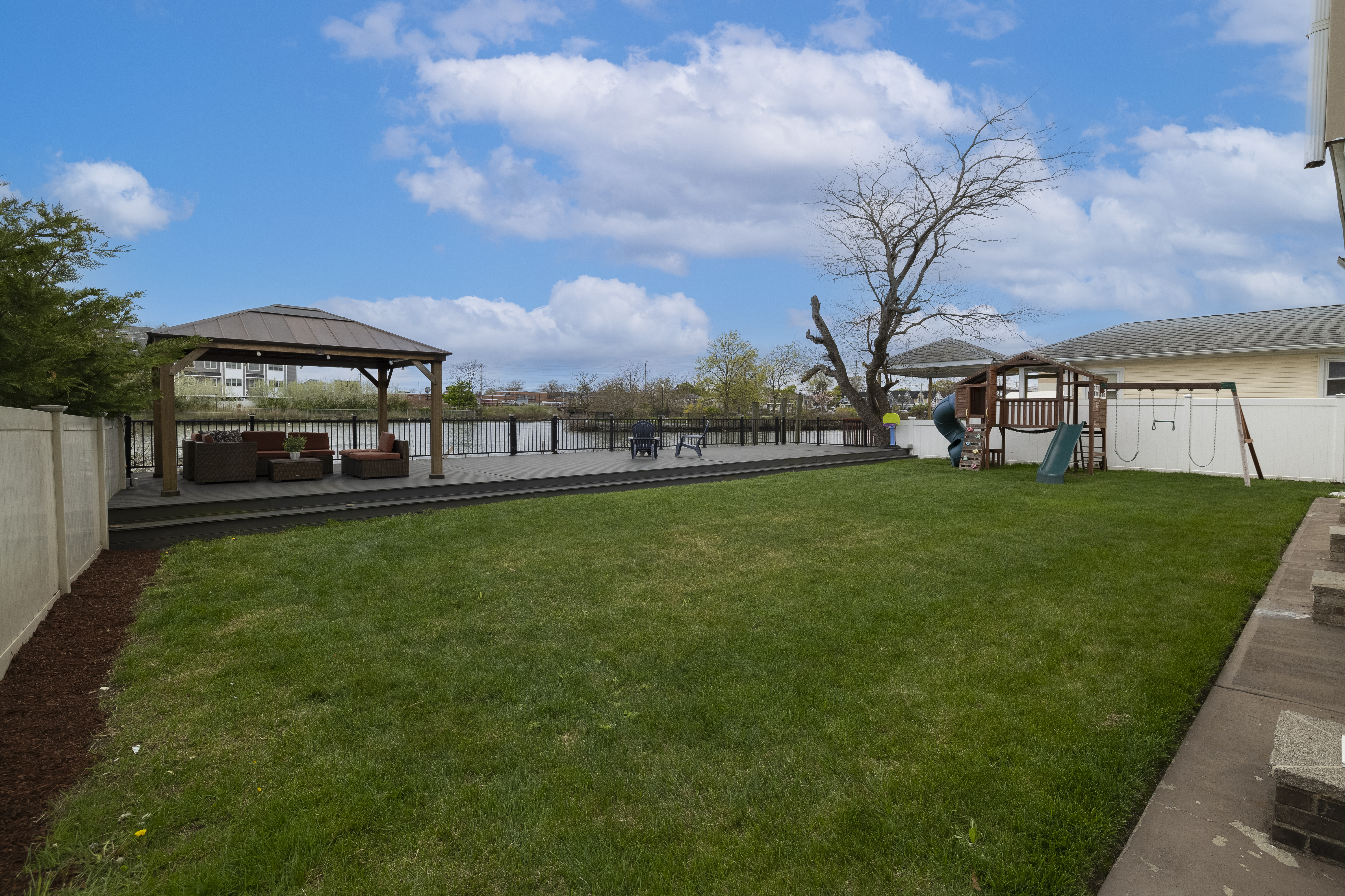  615 Pearl Street, Oceanside, NY, 11572 - 物件實景