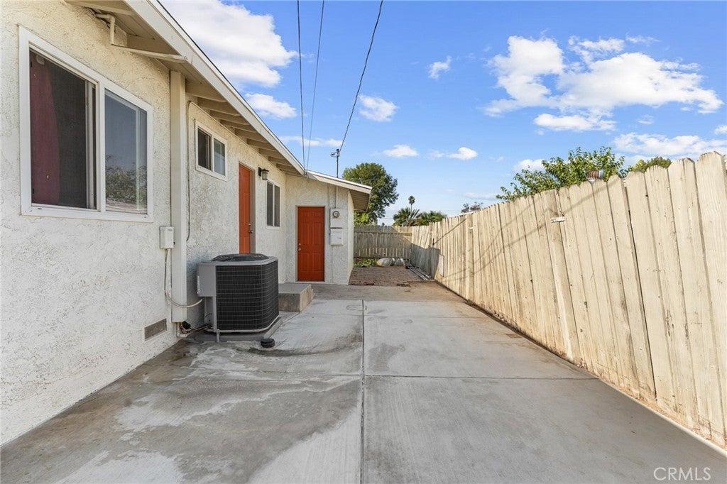 Redlands, California, 92374, United States, 4 Bedrooms Bedrooms, ,2 BathroomsBathrooms,Residential,For Sale,1987095