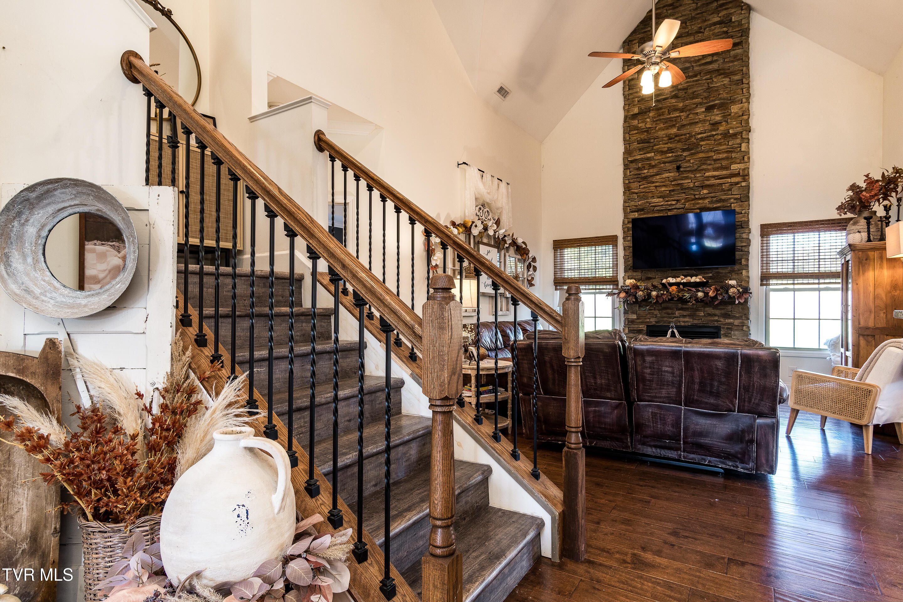 Piney Flats, Tennessee, 37686, United States, 4 Bedrooms Bedrooms, ,4 BathroomsBathrooms,Residential,For Sale,1988527