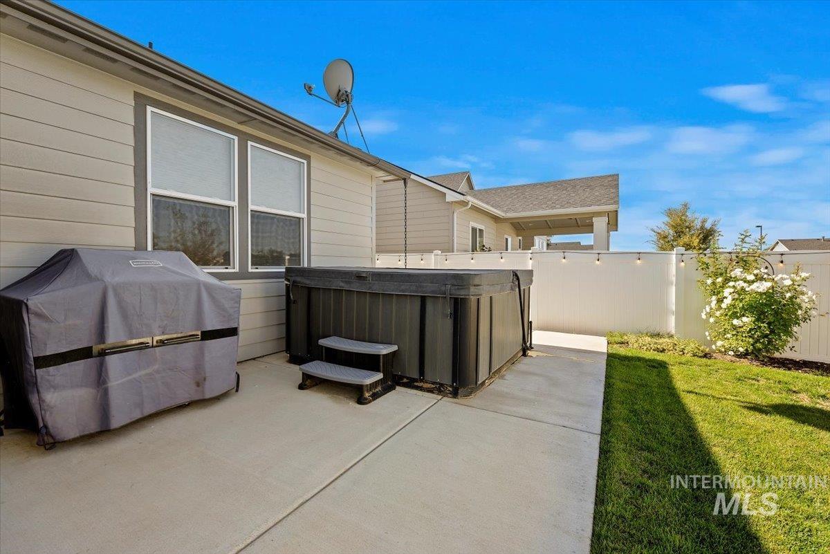 Nampa, Idaho, 83687, United States, 4 Bedrooms Bedrooms, ,Residential,For Sale,1970724