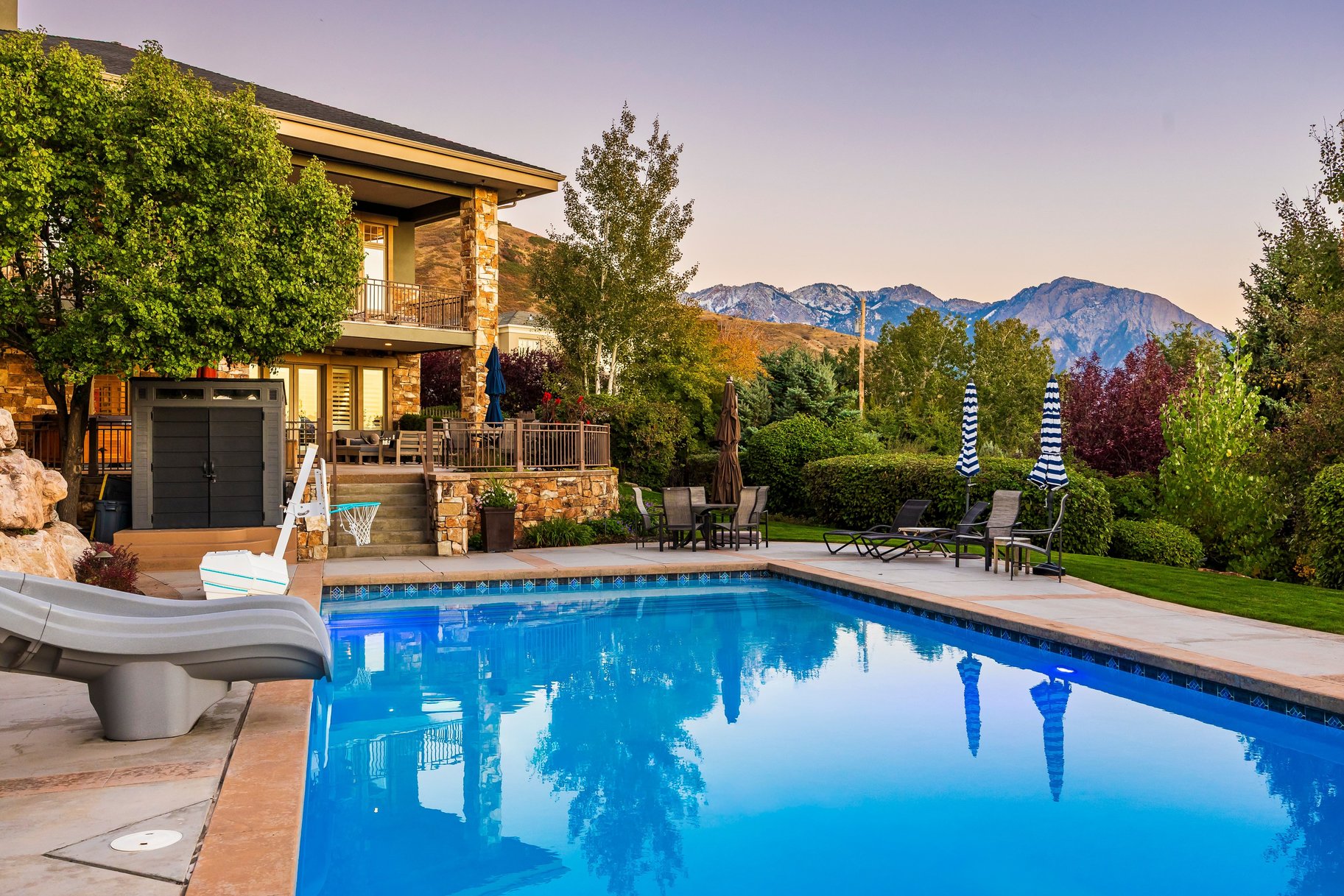  Timeless East Bench Craftsman Estate with Gated Entry, Expansive Light and Views - 物件實景
