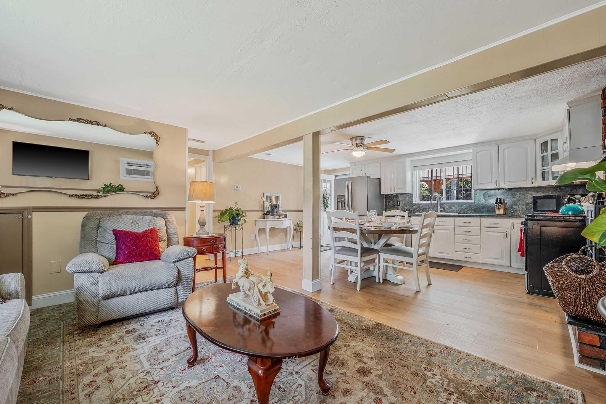 Holbrook, New York, 11741, United States, 4 Bedrooms Bedrooms, ,2 BathroomsBathrooms,Residential,For Sale,1921104