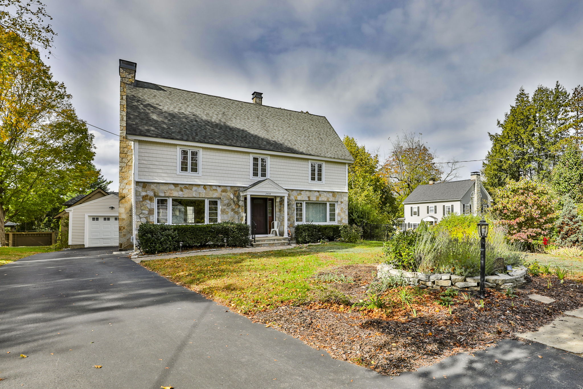 Manchester, New Hampshire, 03104, United States, 3 Bedrooms Bedrooms, ,2 BathroomsBathrooms,Residential,For Sale,1975563