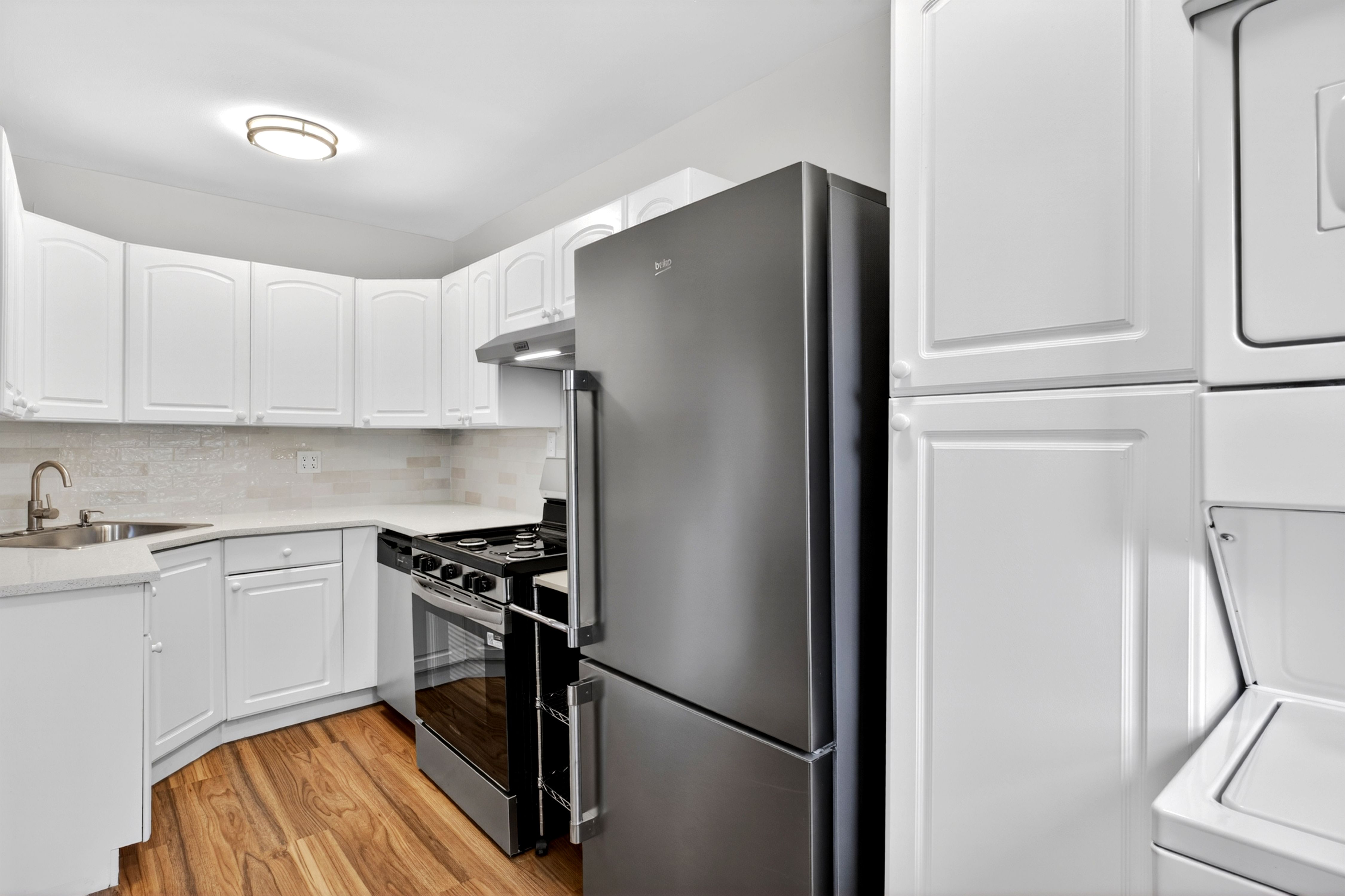  160-28 17th Avenue, Whitestone, NY, 11357 - 物件實景