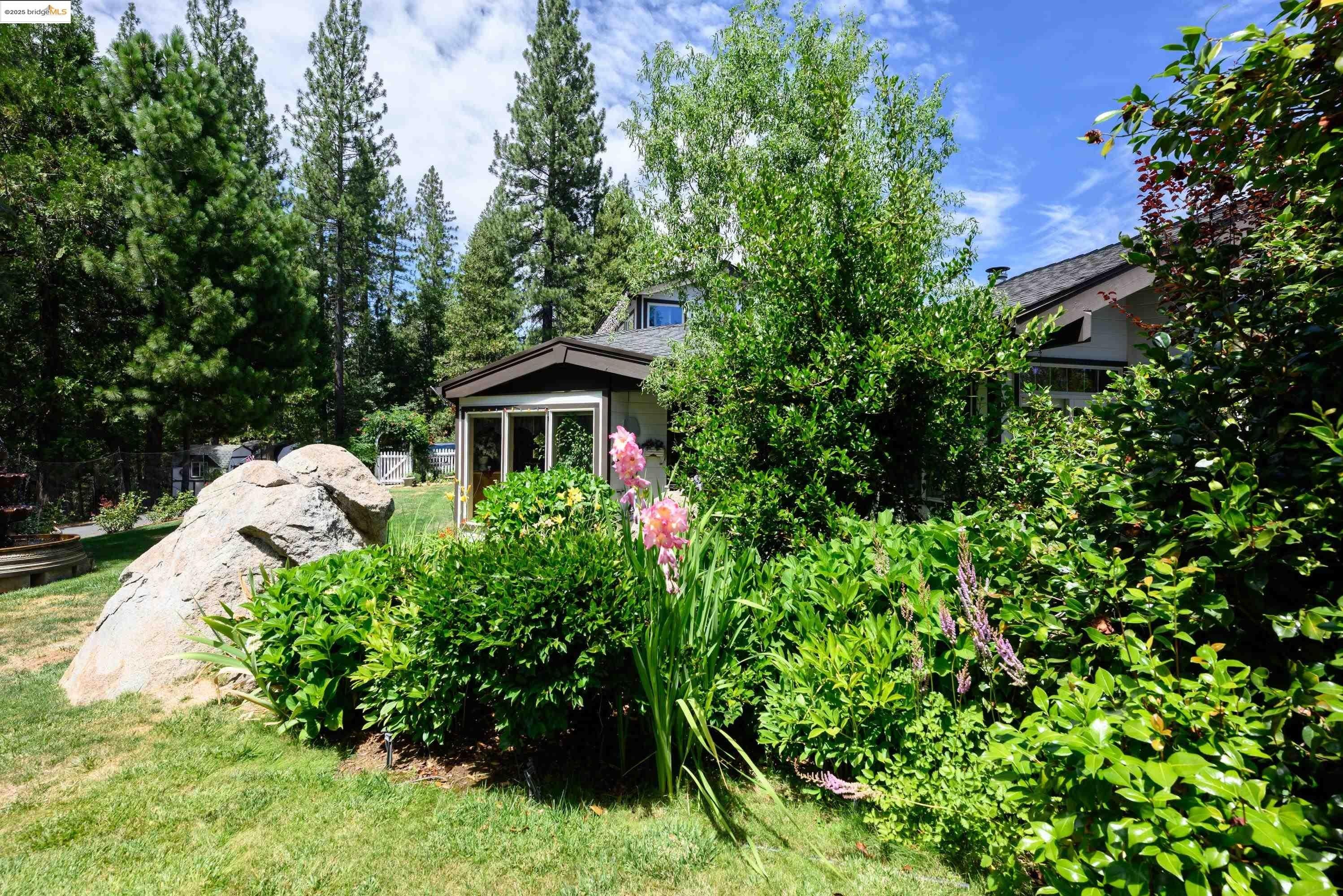 Twain Harte, California, 95383, United States, 3 Bedrooms Bedrooms, ,5 BathroomsBathrooms,Residential,For Sale,1900686