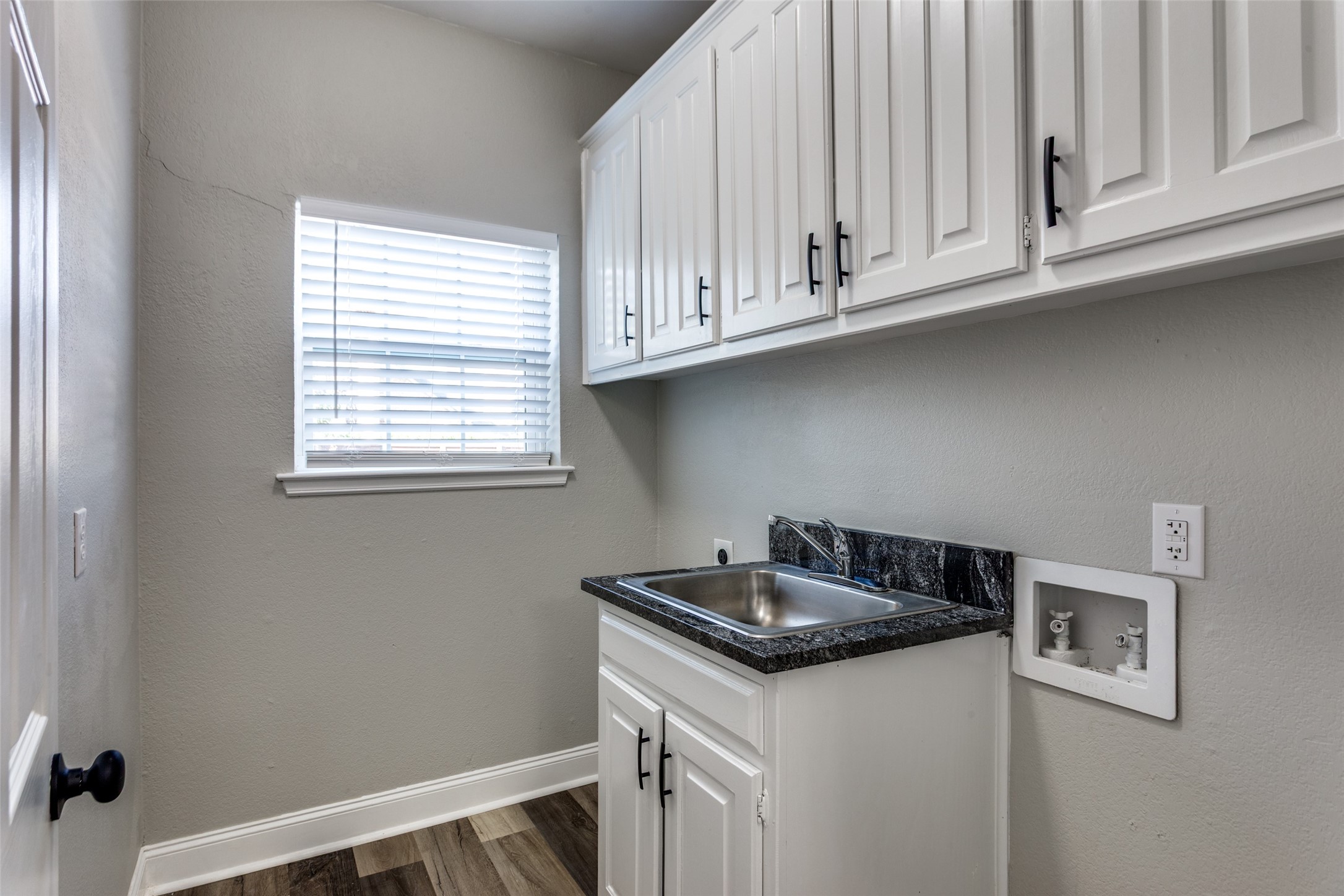 Arlington, Texas, 76013, United States, 4 Bedrooms Bedrooms, ,5 BathroomsBathrooms,Residential,For Sale,1967693