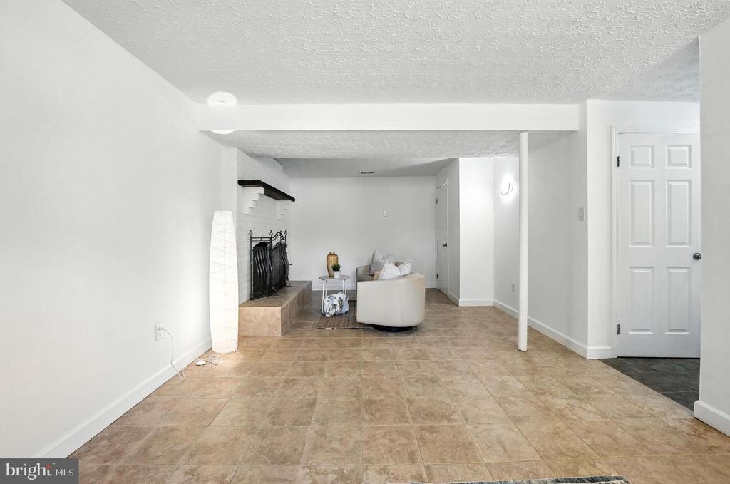 Woodbridge, Virginia, 22191, United States, 3 Bedrooms Bedrooms, ,3 BathroomsBathrooms,Residential,For Sale,1908245