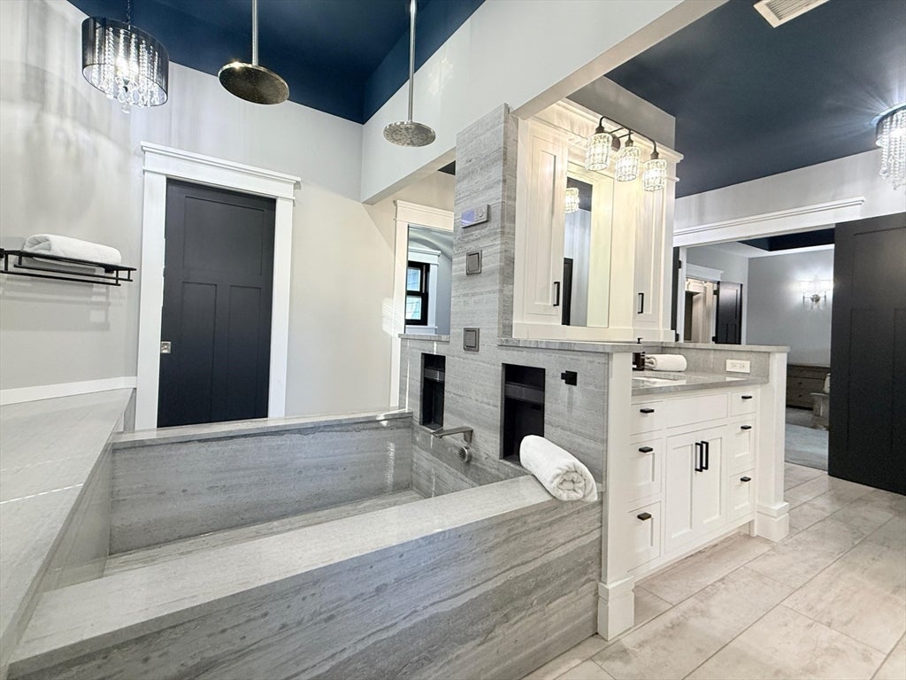 Carver, Massachusetts, 02330, United States, 5 Bedrooms Bedrooms, ,6 BathroomsBathrooms,Residential,For Sale,2005561