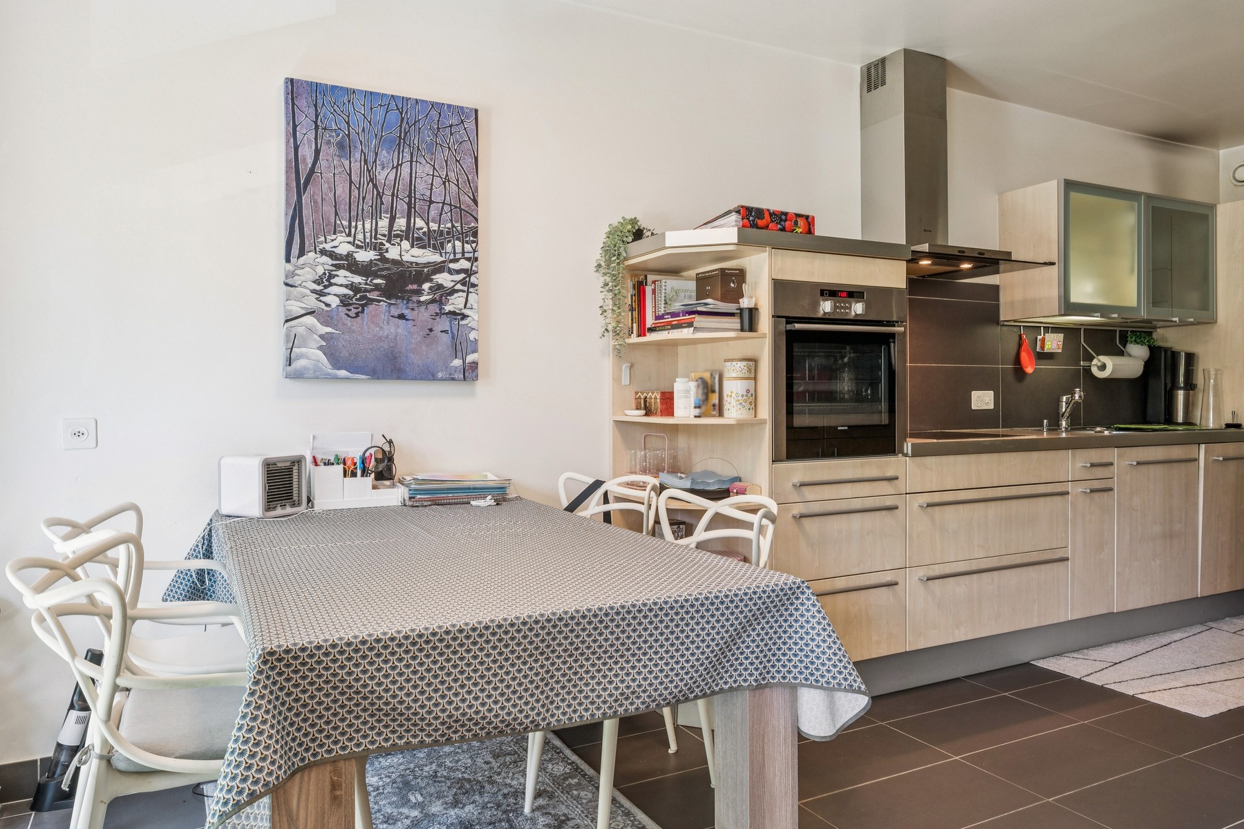  OPPORTUNITY: SPACIOUS, BRIGHT 3-ROOM APARTMENT SURROUNDED BY GREENERY - 物件實景