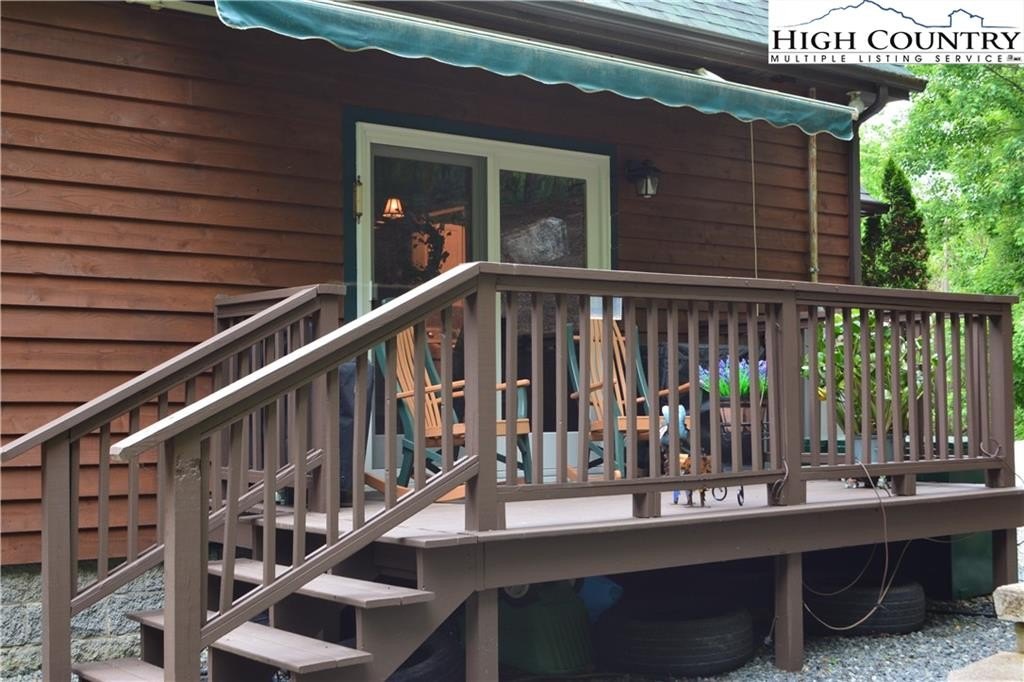 Elk Park, North Carolina, 28622, United States, 3 Bedrooms Bedrooms, ,3 BathroomsBathrooms,Residential,For Sale,1984406