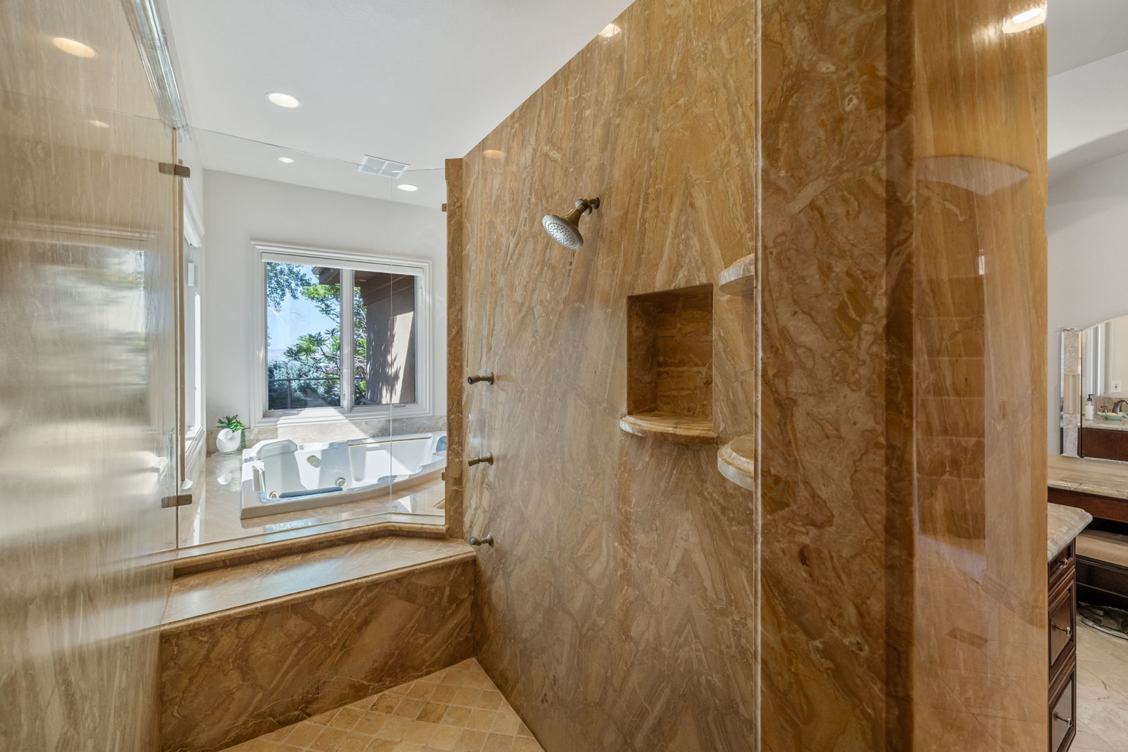  Stunning Custom Home with Breathtaking Views in Reno - 物件實景
