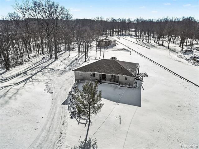 Iosco Twp, Michigan, 48843, United States, 4 Bedrooms Bedrooms, ,4 BathroomsBathrooms,Residential,For Sale,1980571