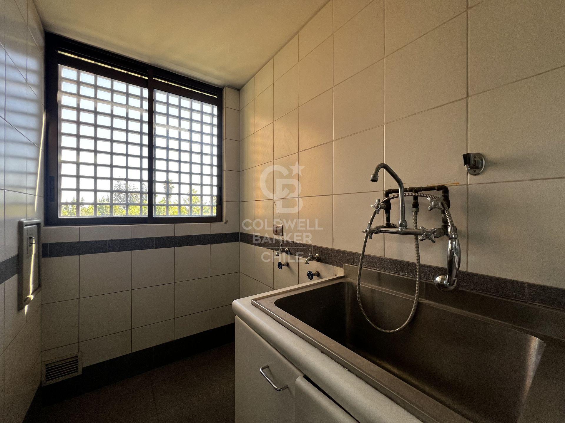 Vitacura, Chile, 4 Bedrooms Bedrooms, ,5 BathroomsBathrooms,Residential,For Sale,1767122