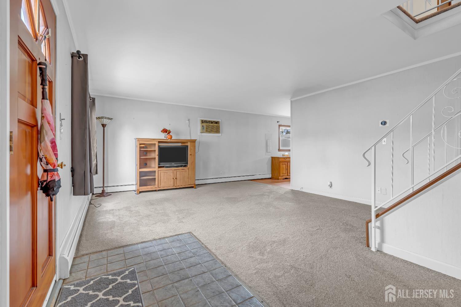 Iselin, New Jersey, 08830, United States, 3 Bedrooms Bedrooms, ,2 BathroomsBathrooms,Residential,For Sale,1966182