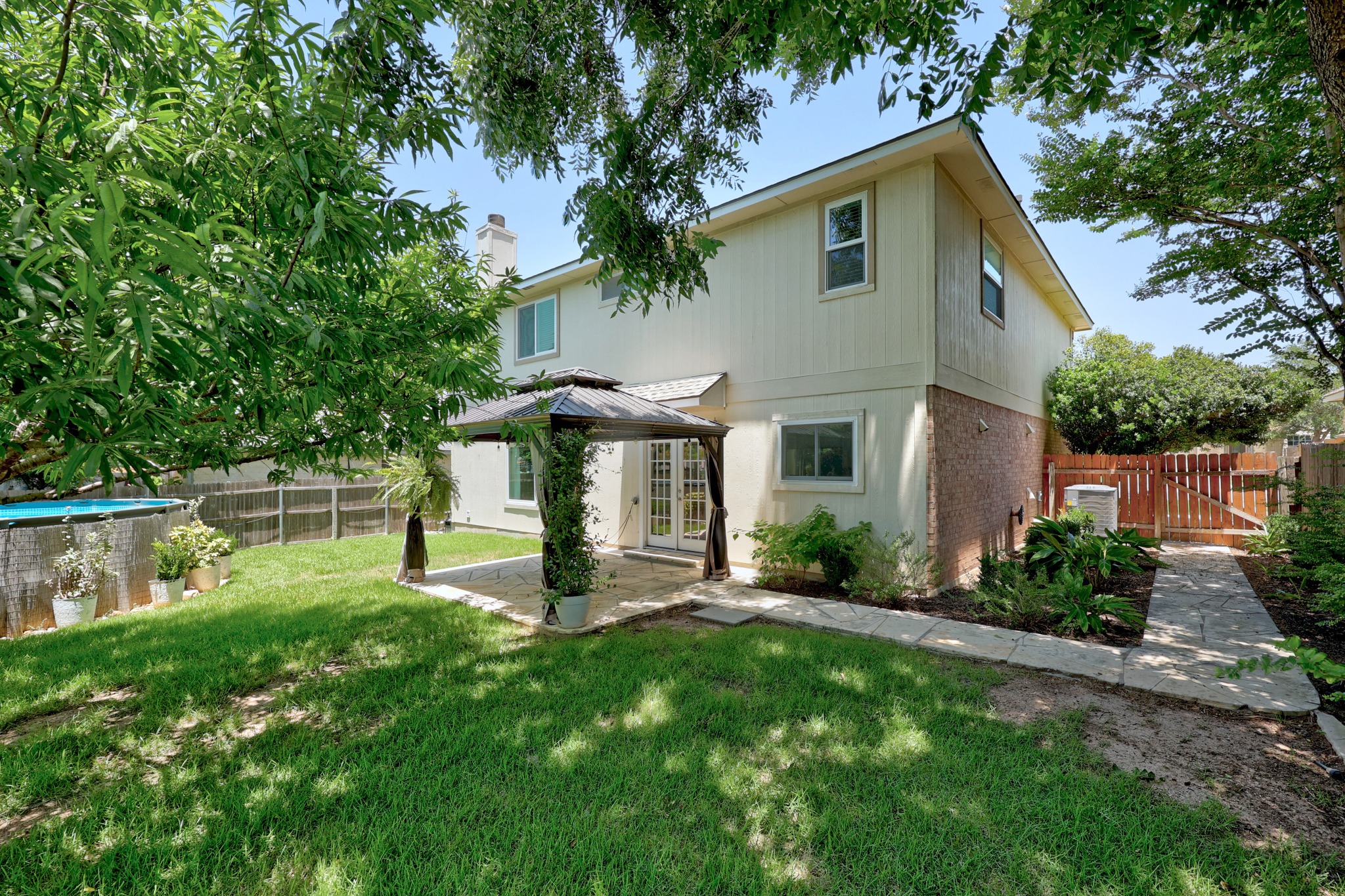  Updated home with pool in Round Rock - 物件實景