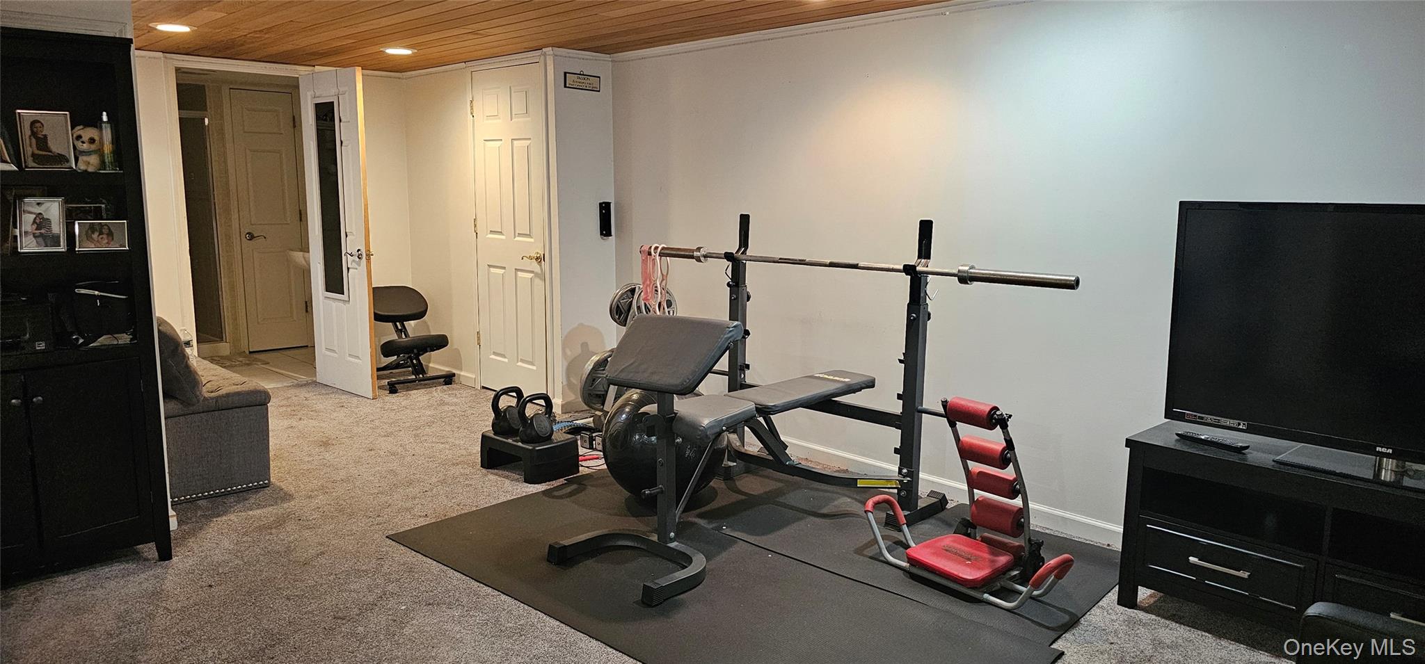 Commack, New York, 11725, United States, 3 Bedrooms Bedrooms, ,2 BathroomsBathrooms,Residential,For Sale,1988061