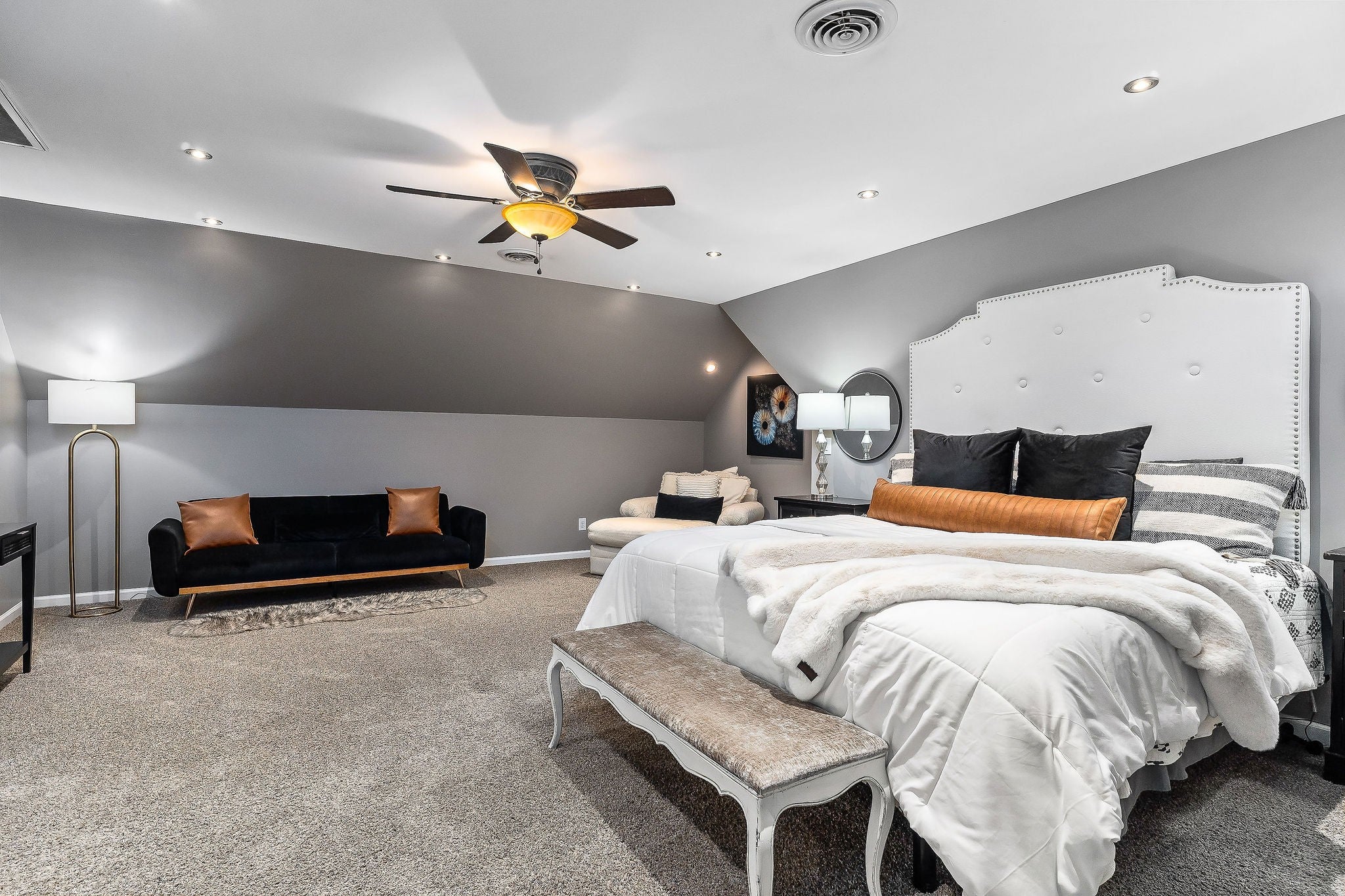 Smithville, Tennessee, 37166, United States, 1 Bedroom Bedrooms, ,4 BathroomsBathrooms,Residential,For Sale,2006606