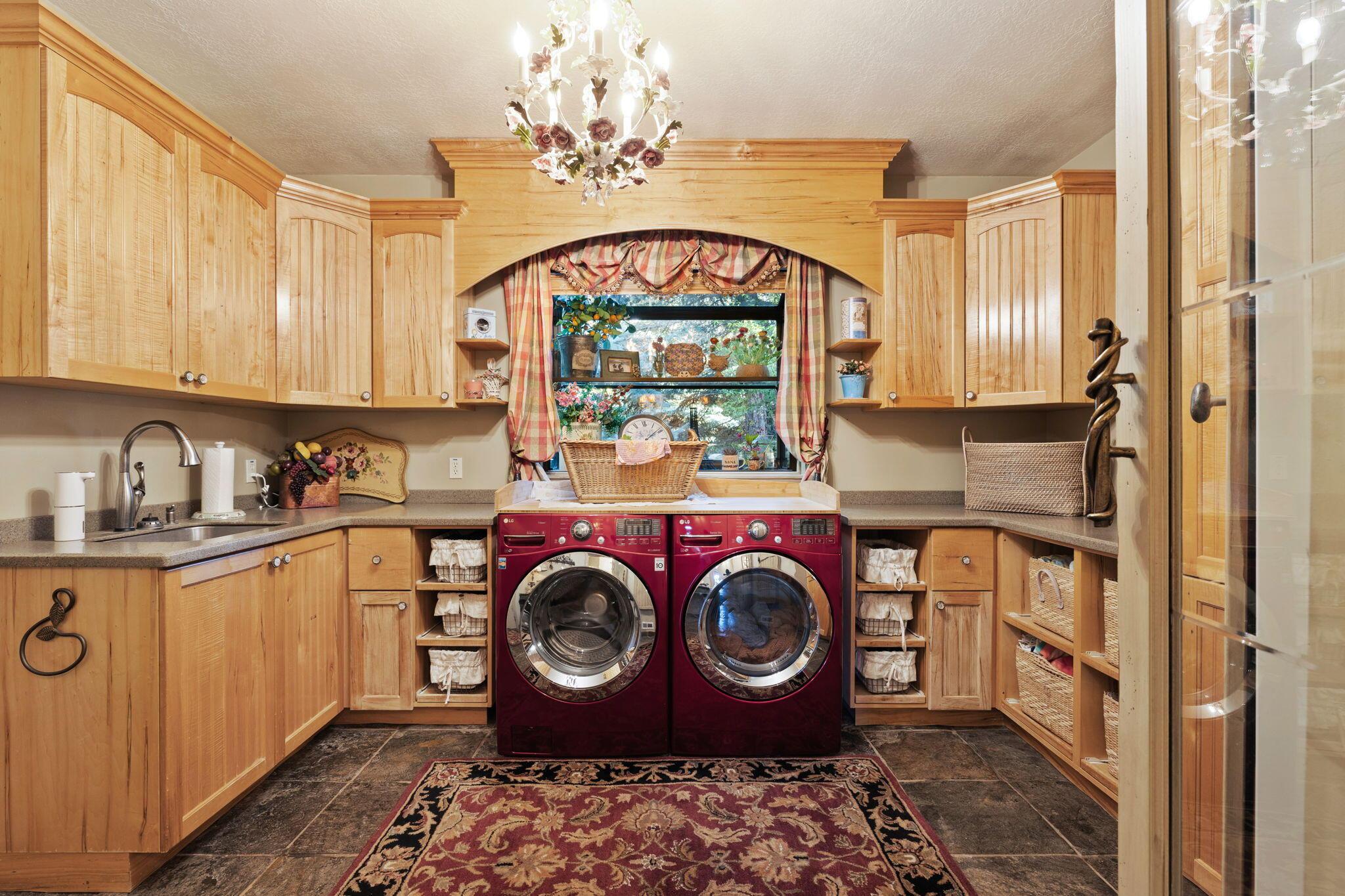 Salt Lake City, Utah, 84121, United States, 5 Bedrooms Bedrooms, ,6 BathroomsBathrooms,Residential,For Sale,1974562