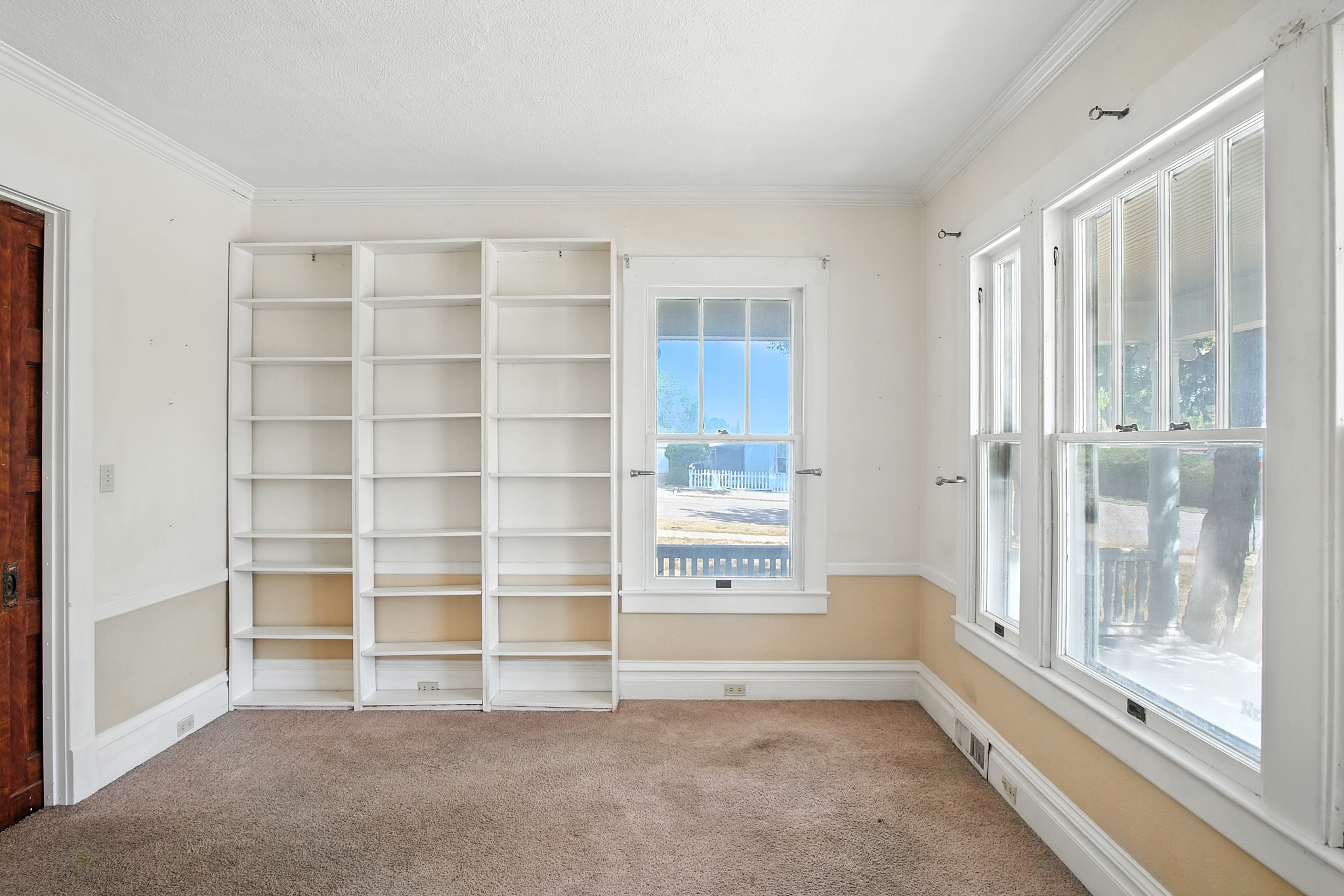 Hot Springs, South Dakota, 57747, United States, 5 Bedrooms Bedrooms, ,4 BathroomsBathrooms,Residential,For Sale,1983319