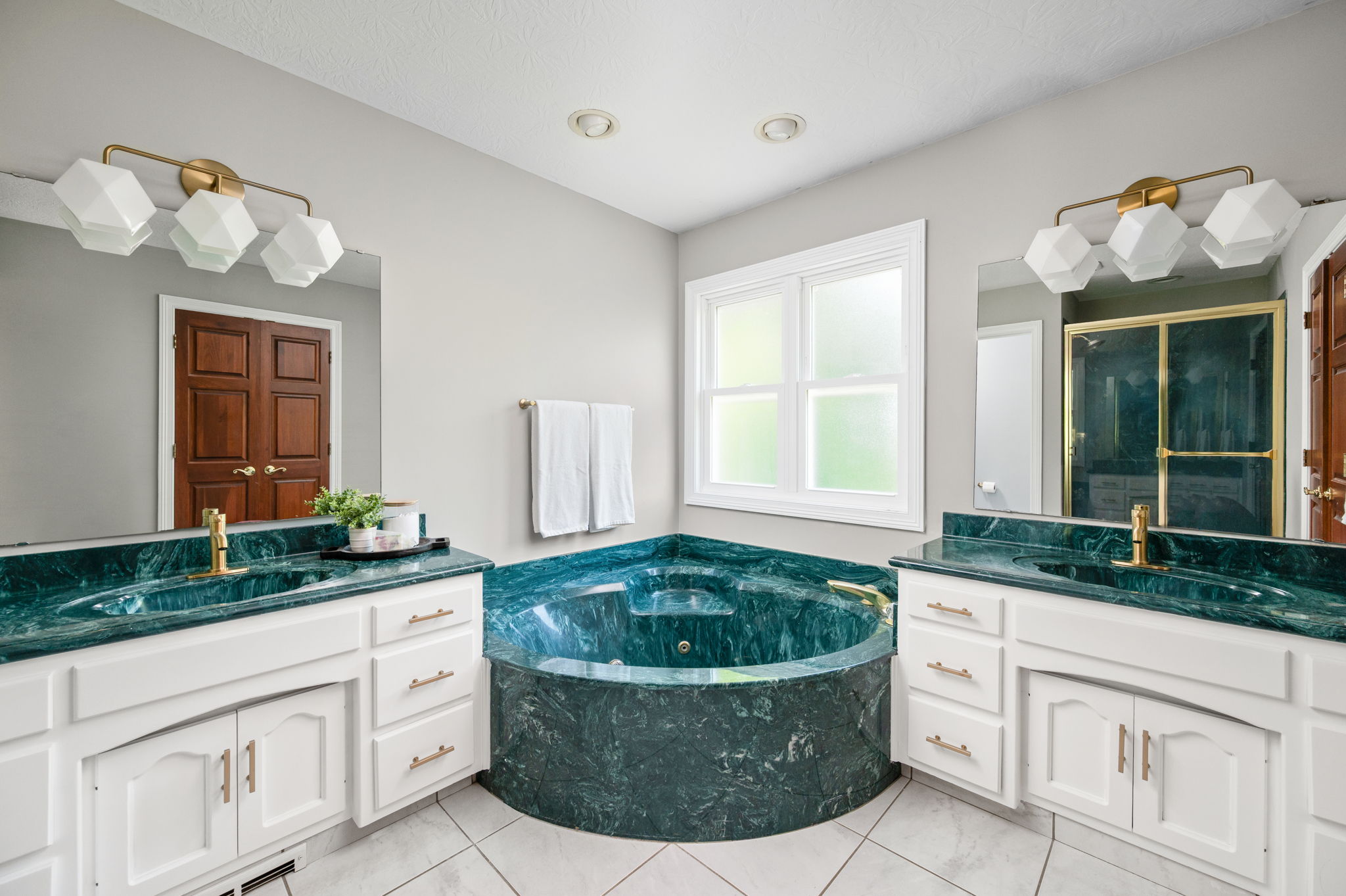  Timeless 4 Bedroom Home in One of Zionsville