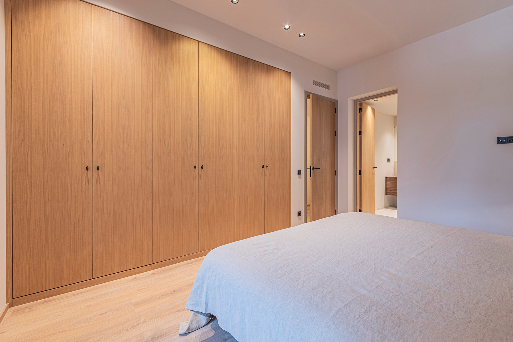  Modernist flat in Eixample with premium finishes in the Quadrat d