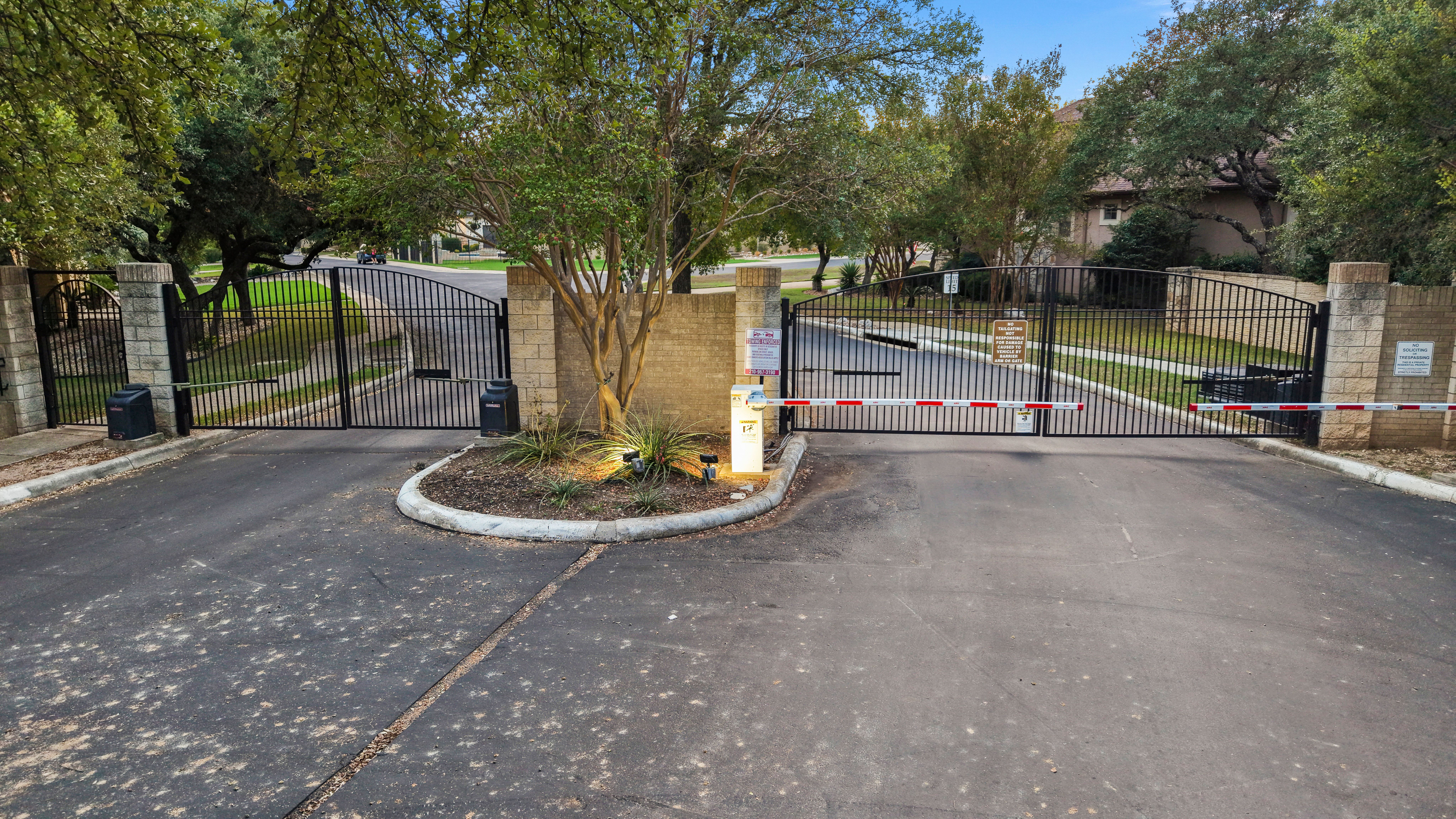  Private 5 Bedroom Oasis with Pool  Heights of Stone Oak - 物件實景