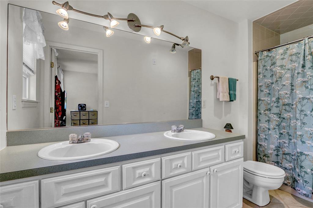 Mastic Beach, New York, 11951, United States, 5 Bedrooms Bedrooms, ,3 BathroomsBathrooms,Residential,For Sale,1974757