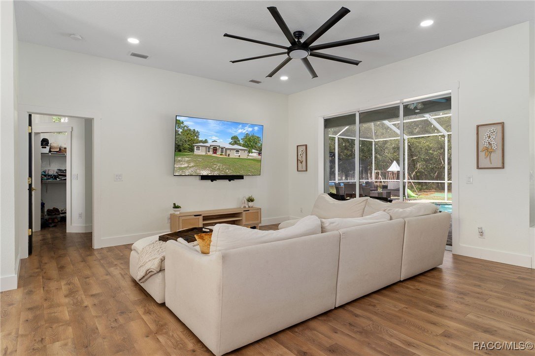 Beverly Hills, Florida, 34465, United States, 3 Bedrooms Bedrooms, ,2 BathroomsBathrooms,Residential,For Sale,1976634