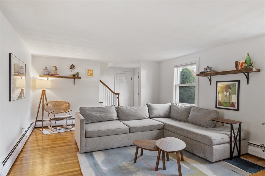 Hamilton, Massachusetts, 01982, United States, 4 Bedrooms Bedrooms, ,2 BathroomsBathrooms,Residential,For Sale,1989221