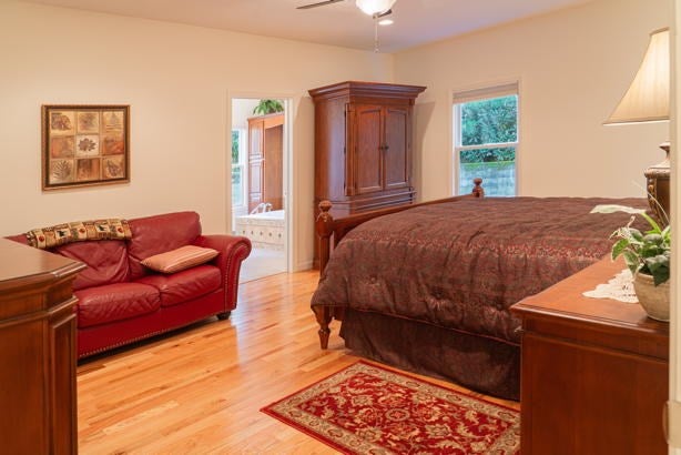 Murphy, North Carolina, 28906, United States, 4 Bedrooms Bedrooms, ,4 BathroomsBathrooms,Residential,For Sale,1989693