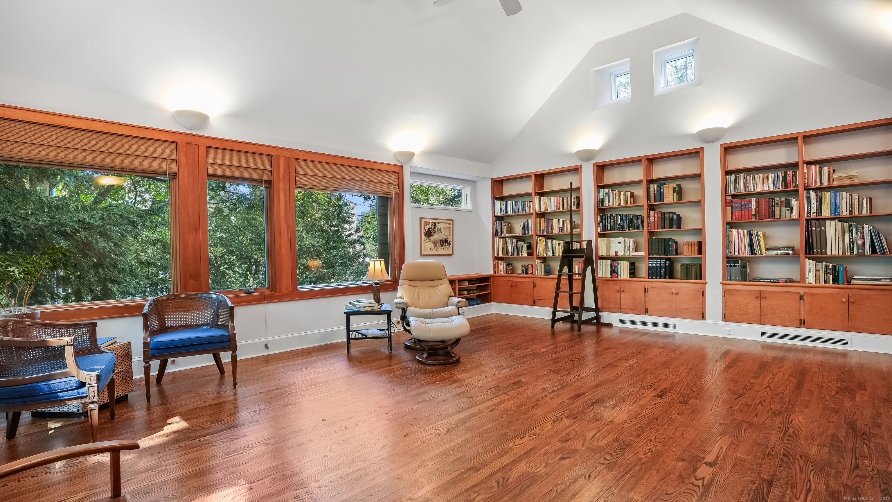 Hamden, Connecticut, 06517, United States, 4 Bedrooms Bedrooms, ,3 BathroomsBathrooms,Residential,For Sale,1917035